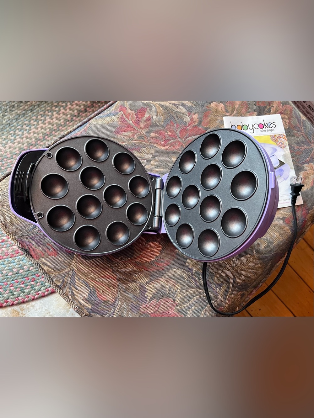 Babycakes Mini Cake Pop Maker CP12 🧁 - Picture 2 of 4